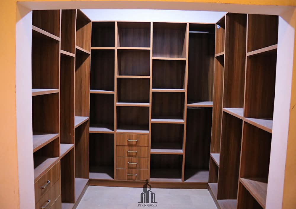 Villa 6 chambres en vente à Adidogomé-Segbé – 360 millions FCFA