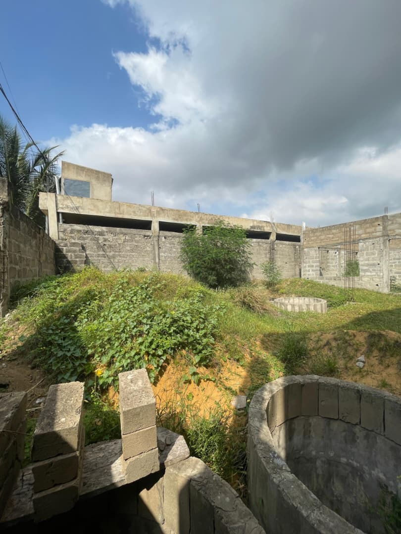 Villa inachevée 3 chambres en vente à Baguida – 27 millions FCFA