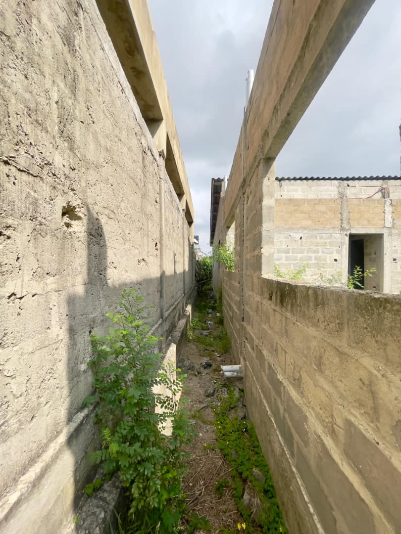 Villa inachevée 3 chambres en vente à Baguida – 27 millions FCFA