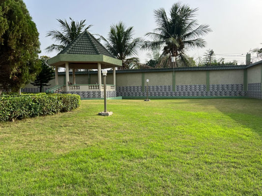 Villa 5 chambres en vente à Avenou – 365 000 000 FCFA