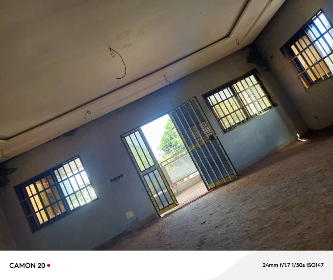 Villa 8 chambres en vente à Agoè Sogbossito – 70 millions FCFA