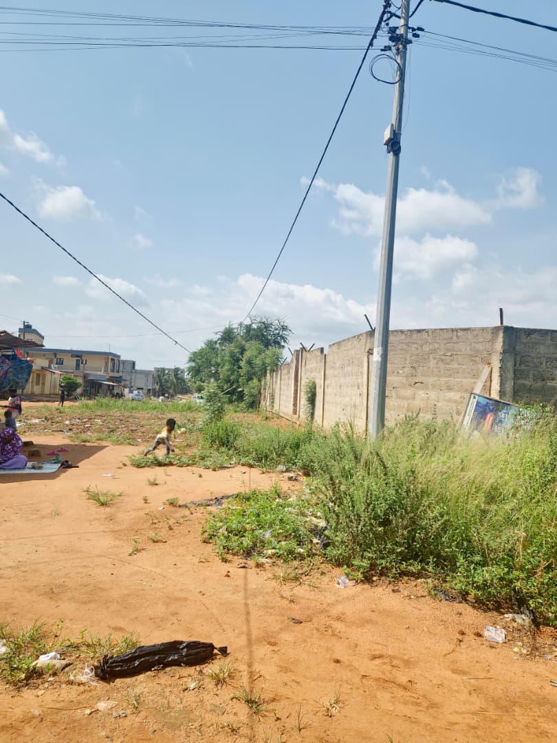 Terrain à vendre à Légbassito Madjikpéto – 35 Millions FCFA