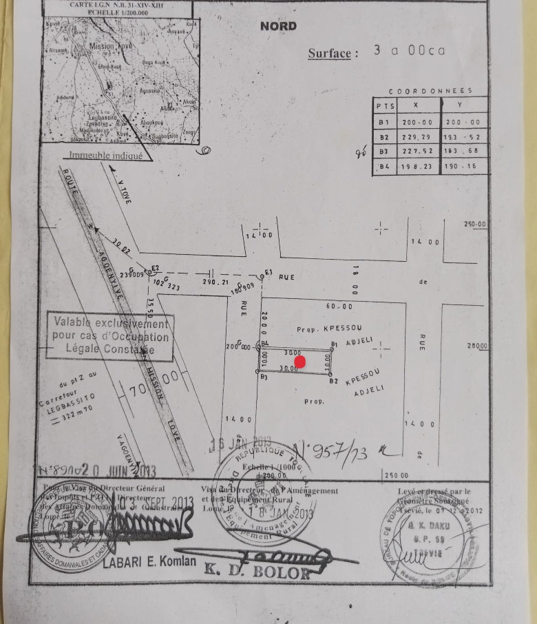 Terrain de 300 m² en vente à Legbassito – 13 millions FCFA