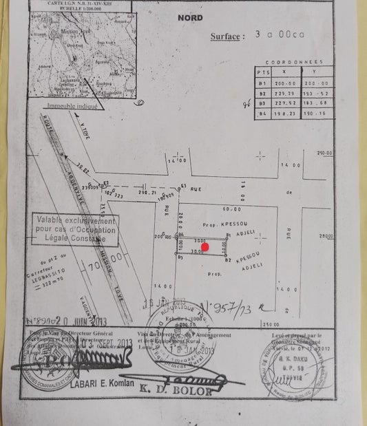 Terrain de 300 m² en vente à Legbassito – 13 millions FCFA