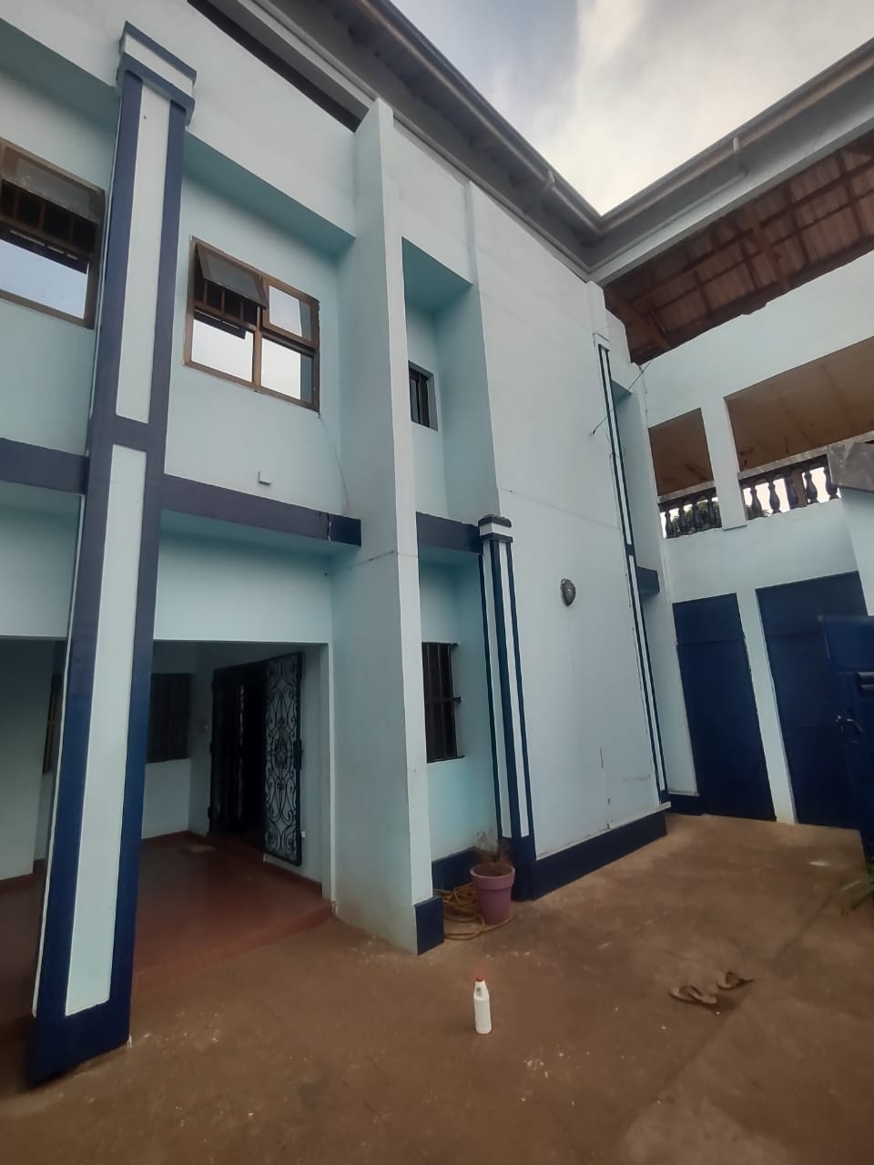 Villa Duplex à louer à Agoè – 900000 FCFA