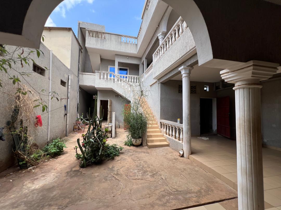 Villa duplex 5 chambres en vente à Agoè – 100 millions FCFA