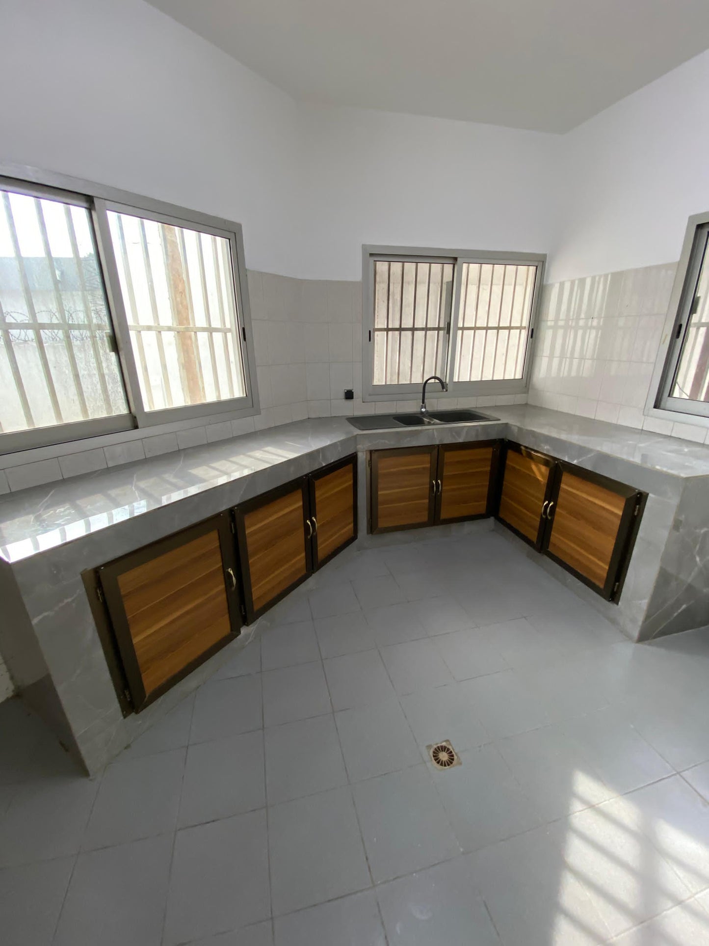 Villa duplex avec jardin à louer à Ablogamé Sarakawa – 300000 FCFA