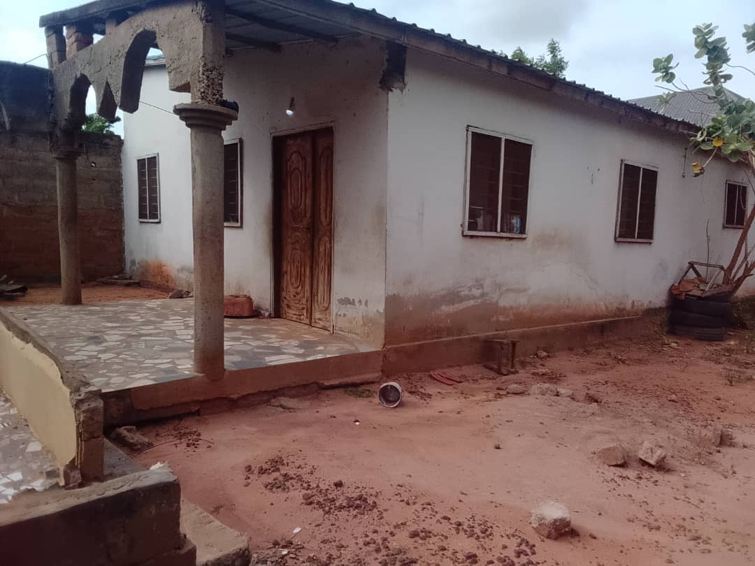 Terrain d'un quart de lot en vente à Agoé Demakpoé – 11 millions FCFA