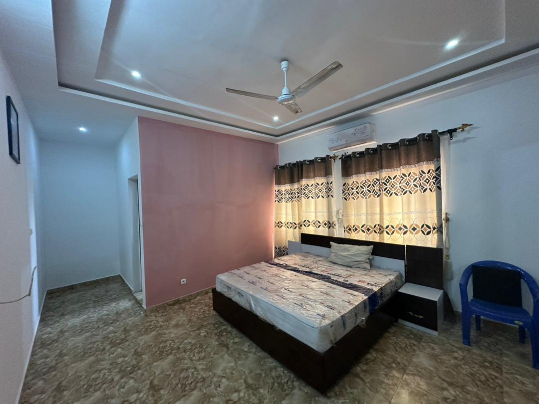Villa duplex meublée à louer à Ségbé – 400000 FCFA/mois