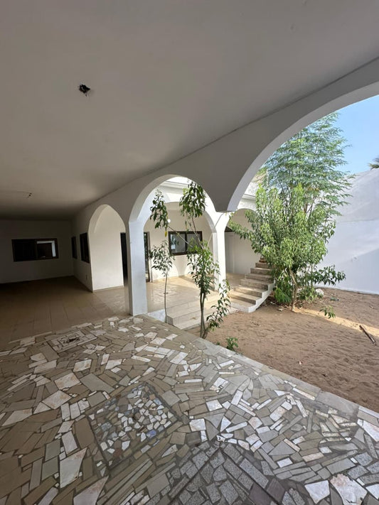 Villa 4 chambres sur 300 m² en vente à Kpogan – 42 millions FCFA