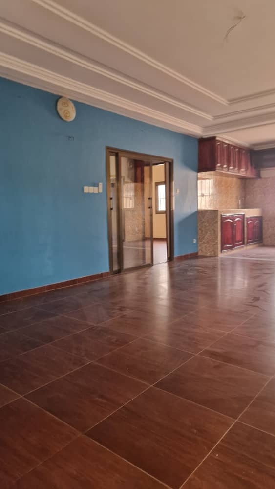 Appartement moderne 3 chambres en location à Adidogome Yokoe – 150 000 FCFA