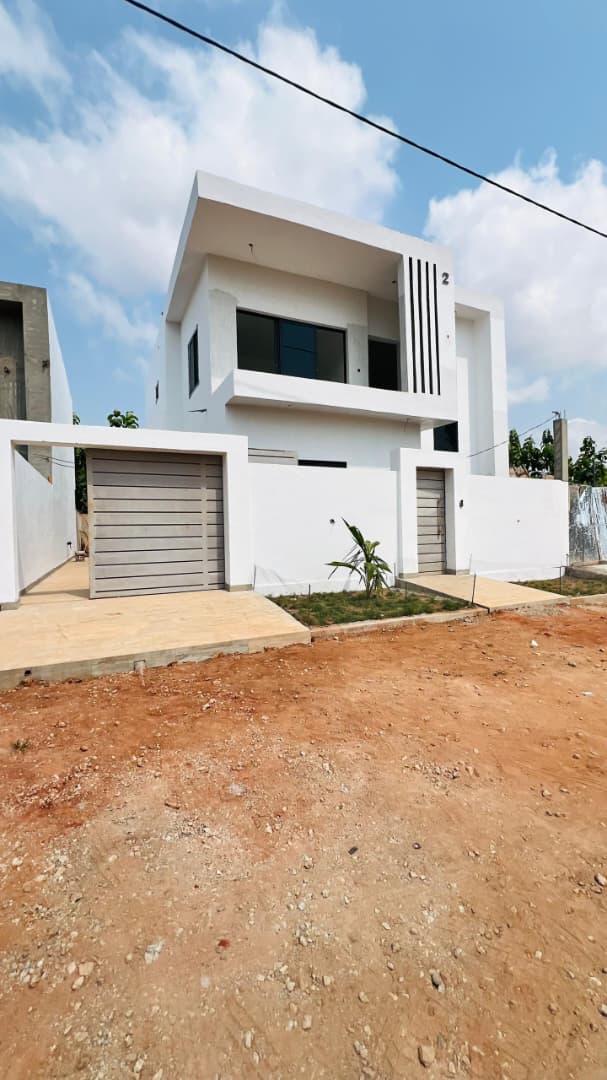 Villa à vendre à Zanguéra – 75 Millions FCFA