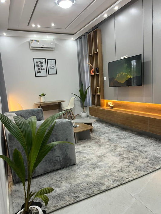 Appartement meublé à louer à Djidjolé en bordure de goudron – 350 mille FCFA