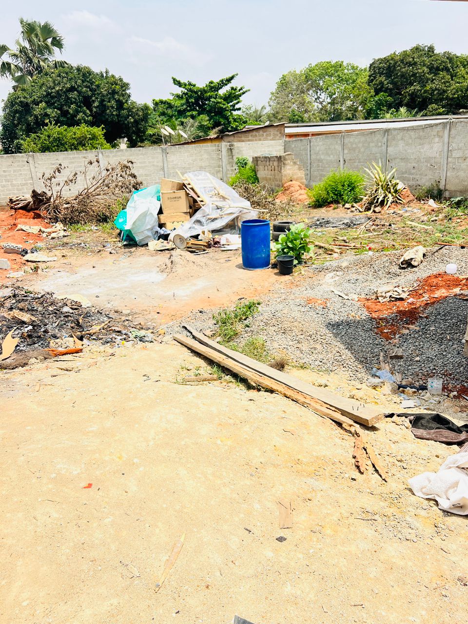 Terrain 1 lot en vente au bord du boulevard de la Kara à Adéwui – 130 millions FCFA