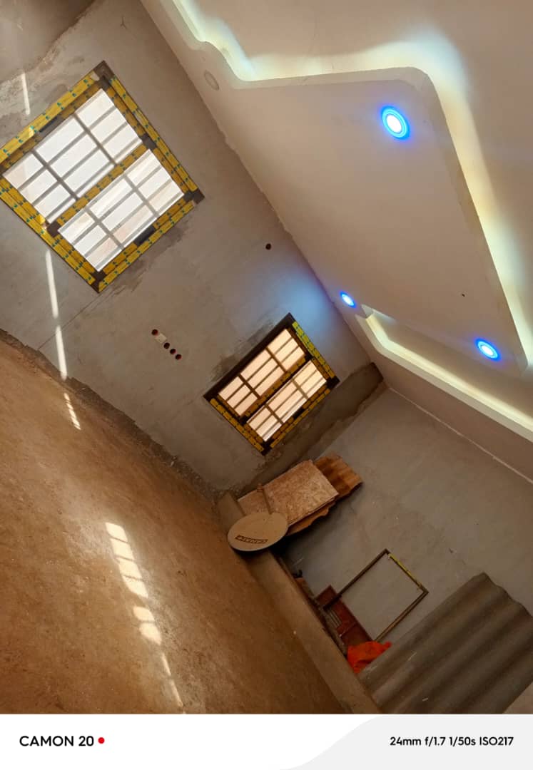 Villa 8 chambres en vente à Agoè Sogbossito – 70 millions FCFA