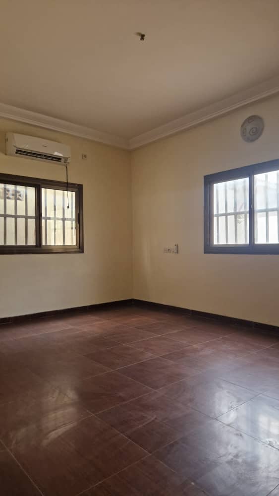 Appartement moderne 3 chambres en location à Adidogome Yokoe – 150 000 FCFA