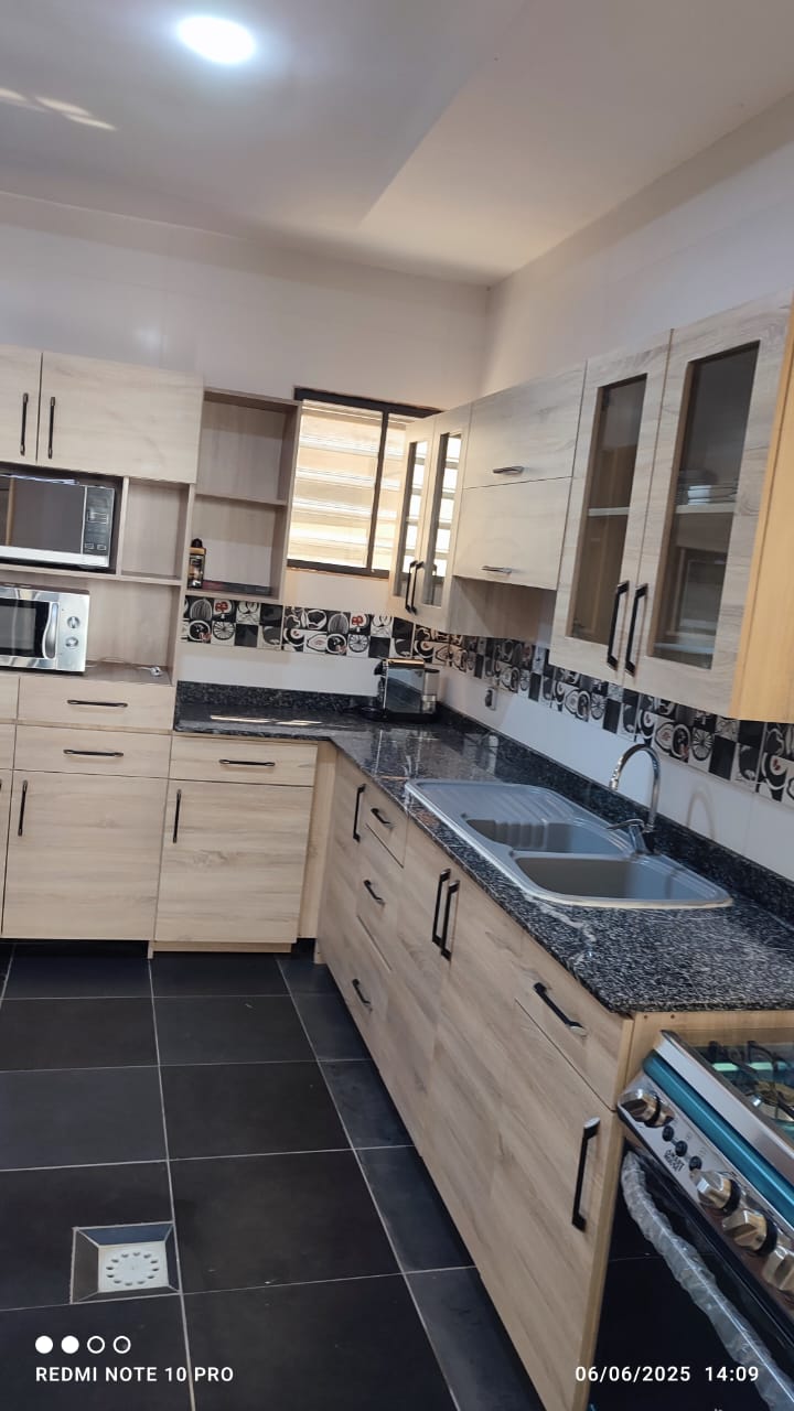 Villa meublée 3 chambres à louer à Avepozo – 600000 FCFA