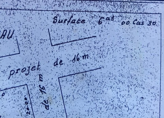 Maison en angle de rue à vendre à Forever – 90 millions FCFA