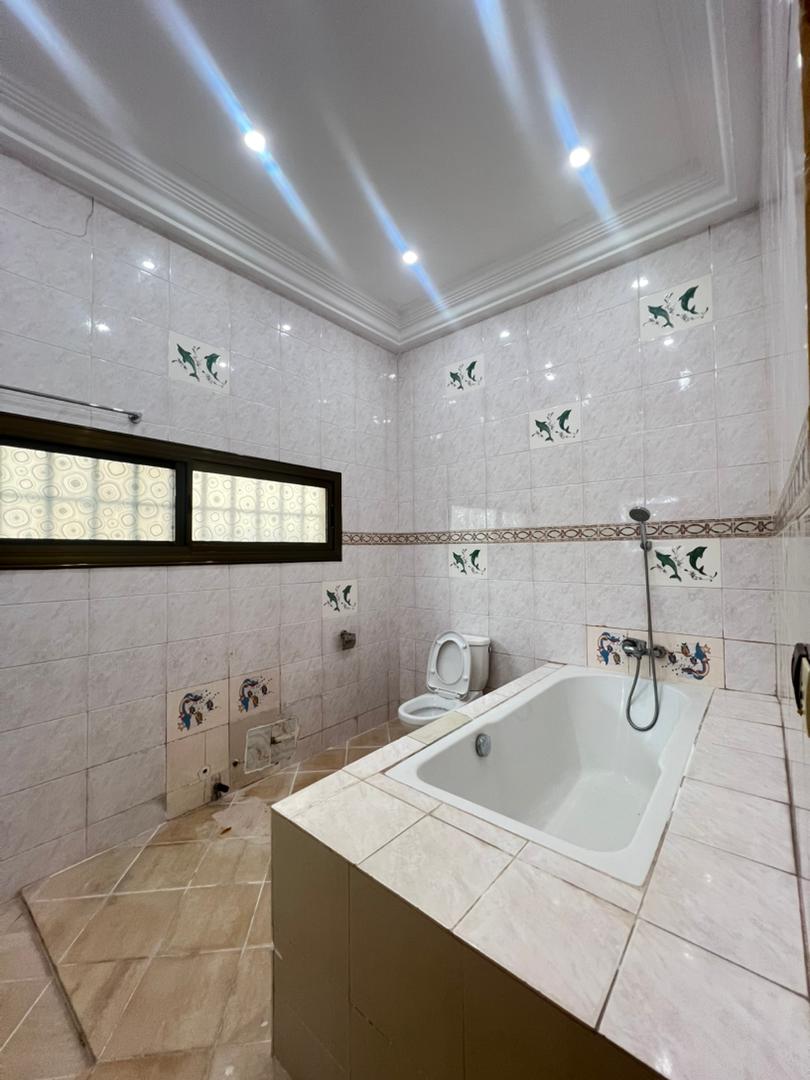 Villa duplex 9 chambres en vente à Hédzranawoé Sokpanou – 185 millions FCFA