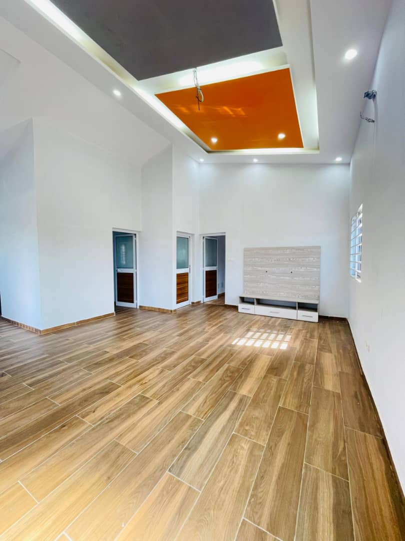 Villa 5 chambres en vente à Kpogan – 95 millions FCFA