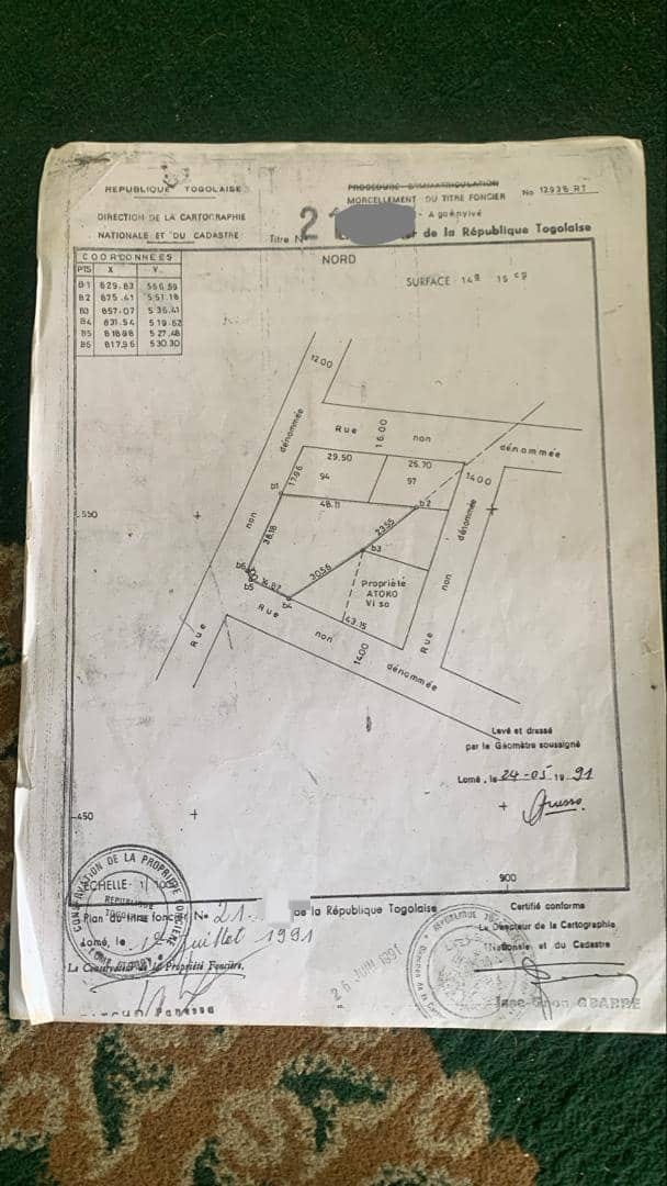 Terrain de 4 lots et demi en vente à Agoé Assiyéyé – 320 millions FCFA