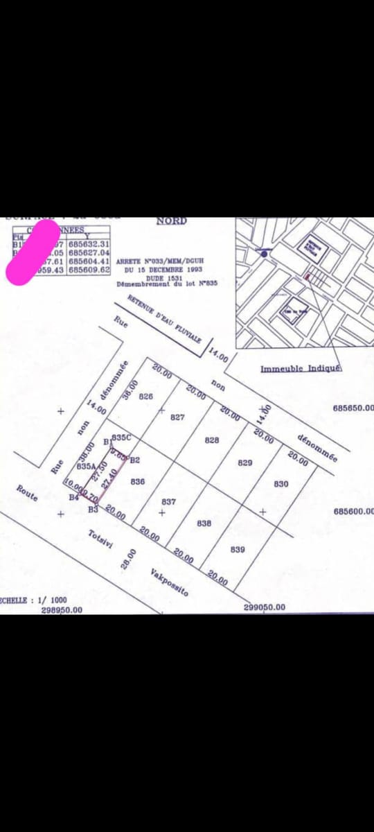 Terrain (demi-lot) en vente au bord du goudron à Avédji Limousine – 52 000 000 FCFA