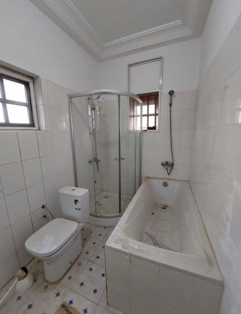 Villa meublée 3 chambres à louer à Avépozo – 400000 FCFA/mois