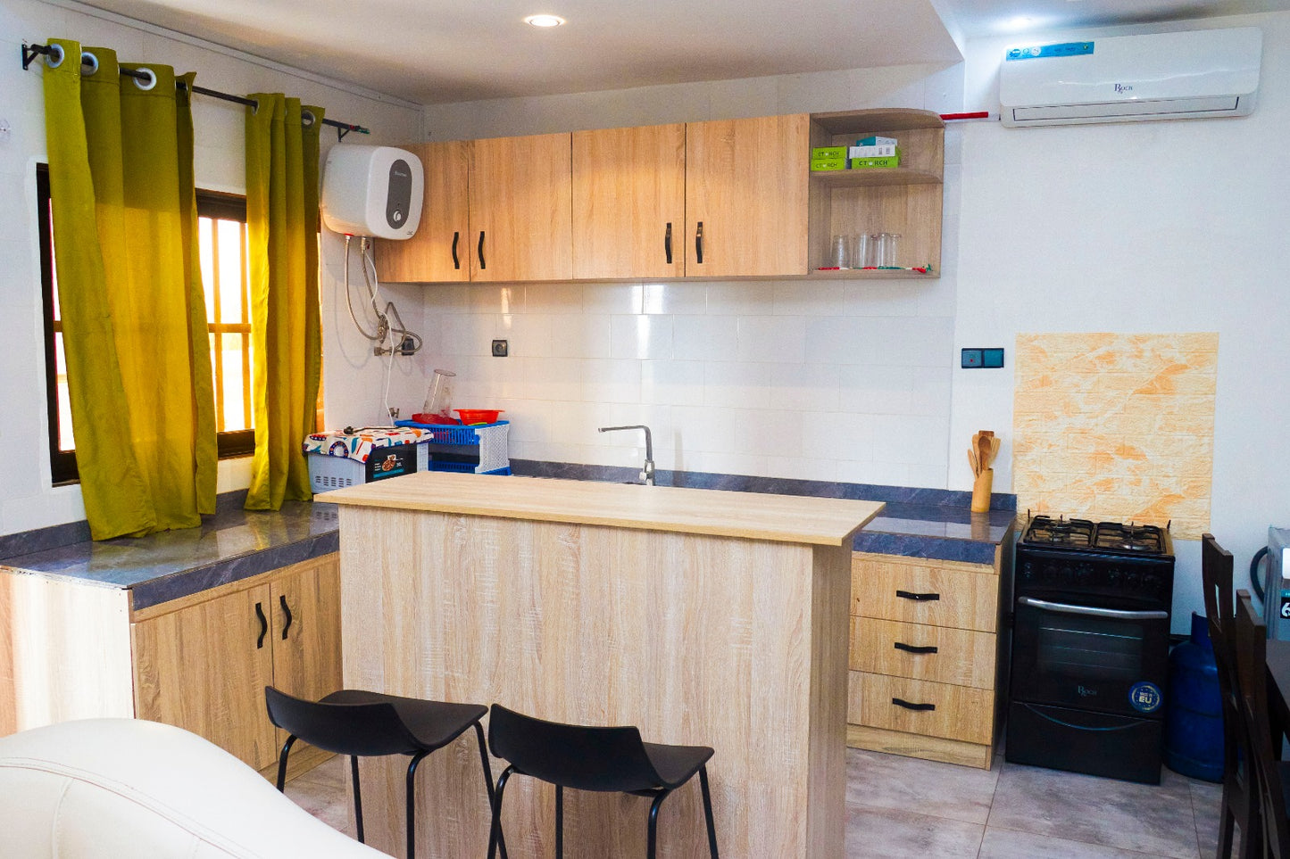 Appartement 2 chambres meublé à louer à Ablogamer non loin du goudron – 400000 FCFA