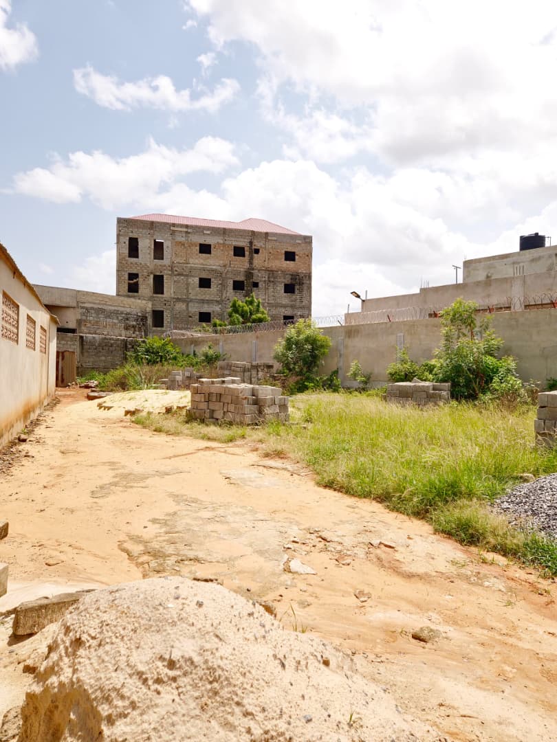 Terrain de 330 m² en vente à Agoé Légbassito – 15 millions FCFA