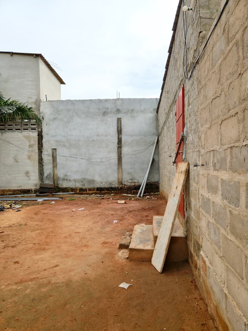 Maison 4 pièces en vente à Légbassito – 13 millions FCFA