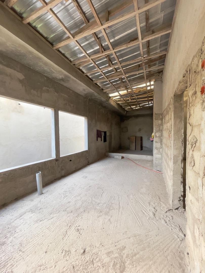 Villa inachevée de 4 chambres en vente à Kpogan dumé lambou – 26 000 000 FCFA