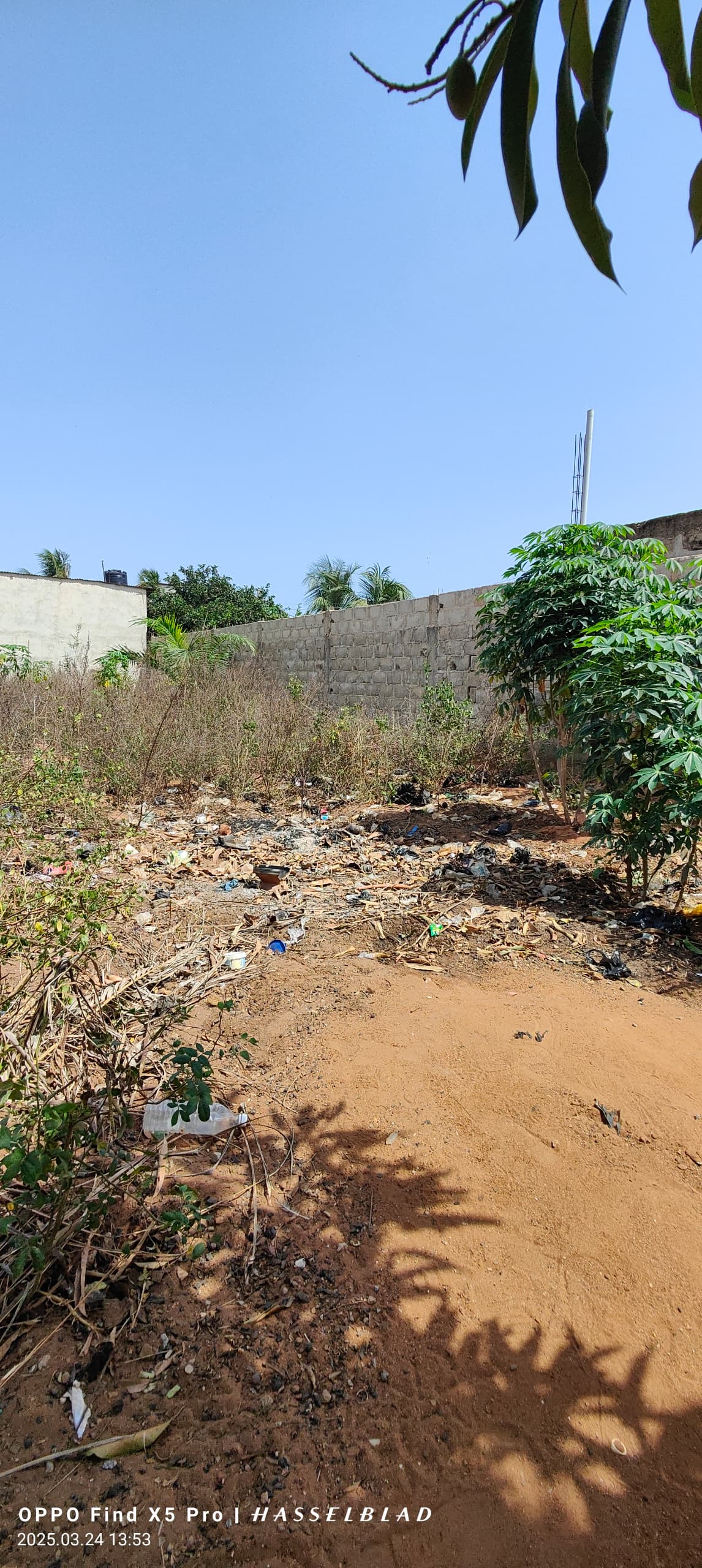 Terrain bâti de 1,5 lot avec construction de 4 chambres à vendre à Agoè Legbassito – 25 millions FCFA