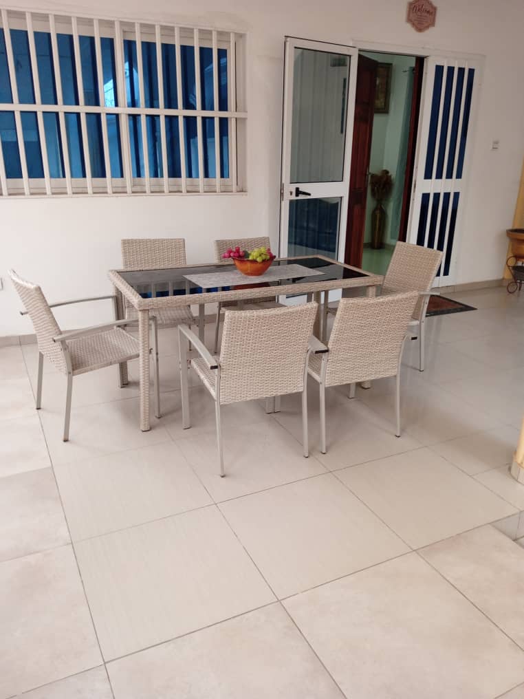 Appartement 2 chambres meublé à louer à Olibo, Avepozo – 270 mille FCFA