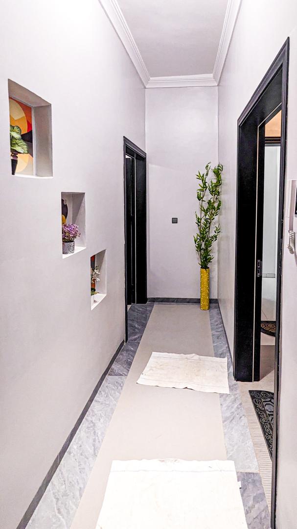 Appartement 2 chambres meublé en location à Cité Mokpokpo – 500 000 FCFA