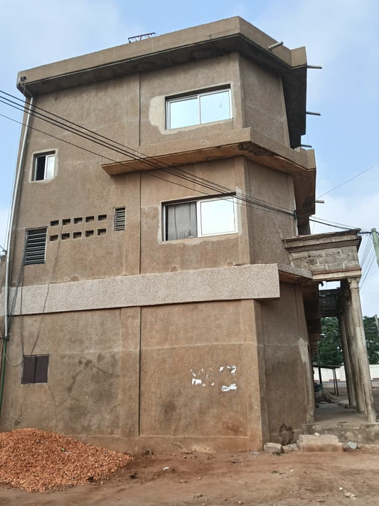 Immeuble commercial à vendre à Novissi – 300 Millions FCFA