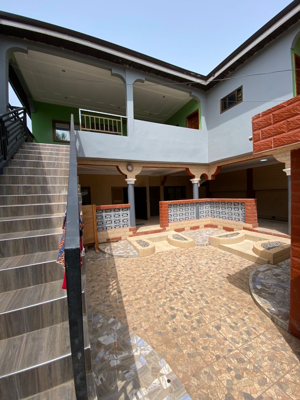 Villa duplex 9 chambres en vente à Adidogomé Sagbado – 120 millions FCFA