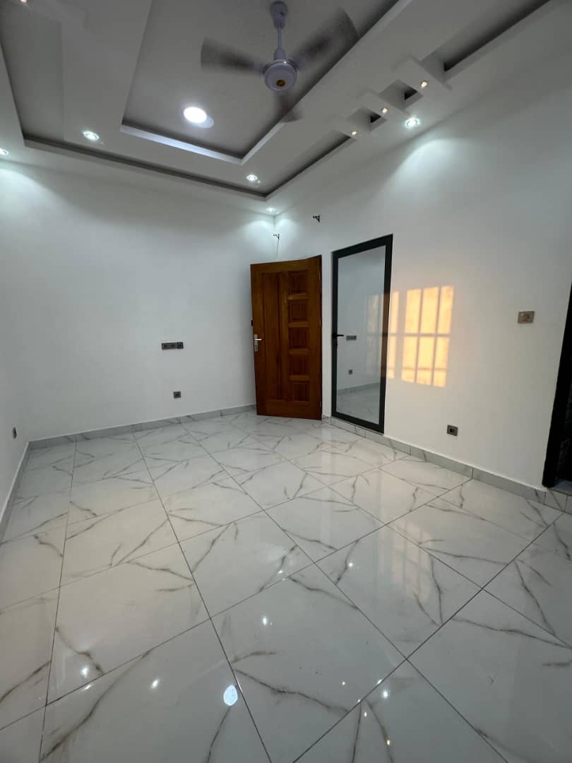 Appartement à louer à Gbossime – 200000 FCFA