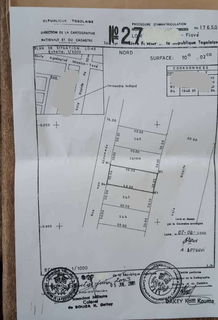 Terrain de 2 lots en vente en bordure de la grande voie à Agoé Assiyéyé Fiovi – 85 millions FCFA