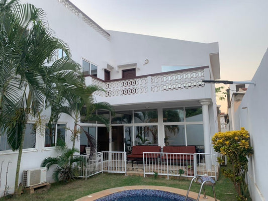 À LOUER – VILLA MEUBLÉE DE 6 CHAMBRES AVEC PISCINE À AVÉDJI AMETOSSIMÉ | 1 000 000 FCFA/MOIS
