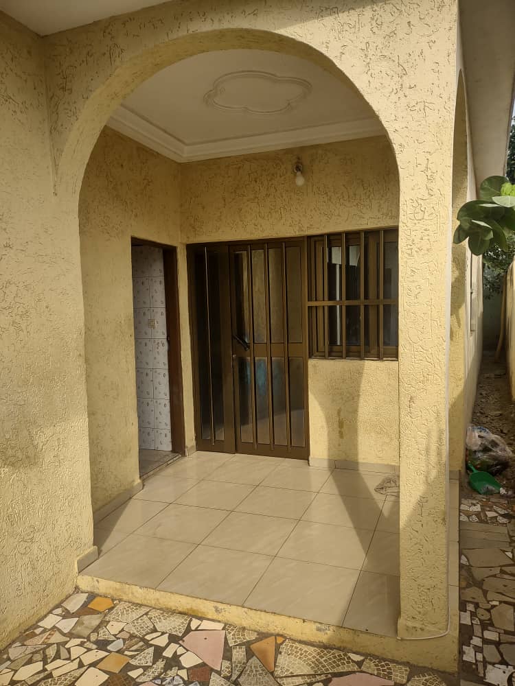 Villa duplex en vente à Agbalepedo – 50 millions FCFA