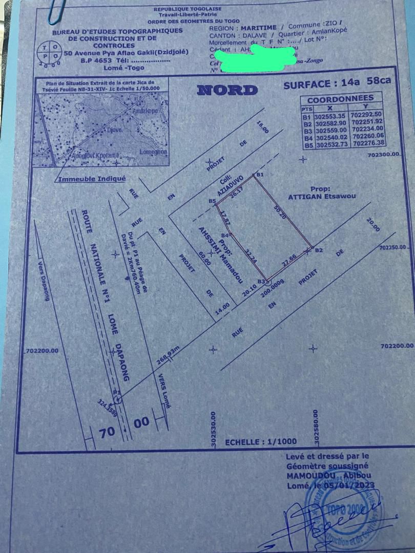 Terrain de 1500 m² avec villa inachevée en vente à Adétikopé, proche du goudron – 35 millions FCFA