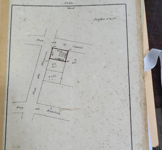 Un lot à vendre en angle derrière la clôture BTCI DEKON – 250 millions FCFA