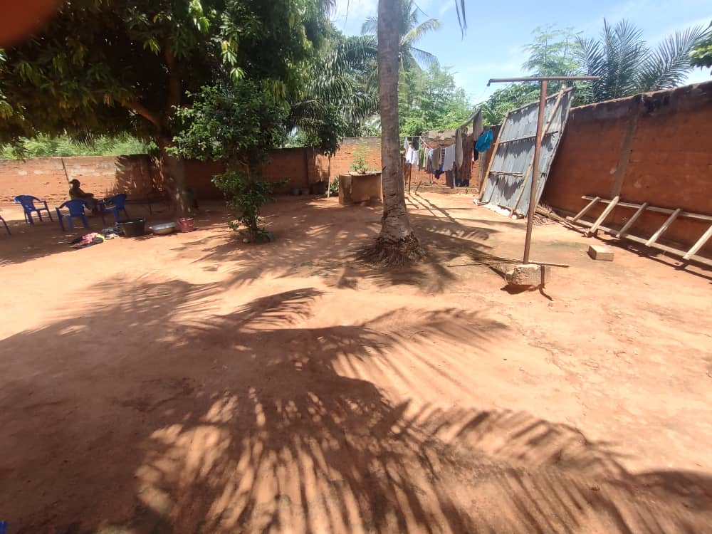 Terrain 1/4 lot en vente à Attigangomé Apédokoe – 7 millions FCFA