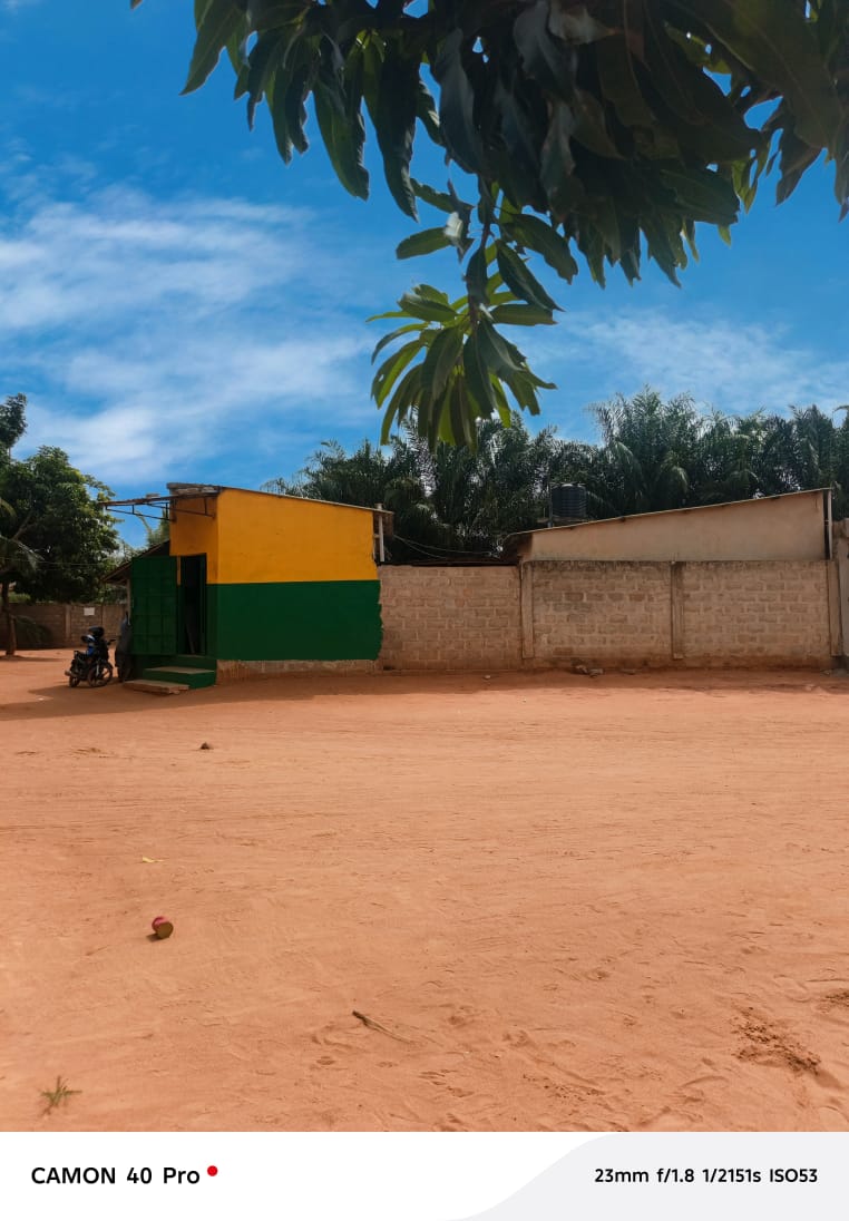 Maison de 164 m² en angle de rue à vendre à SEGBÉ-KLÉMÉ AGOKPANOU – 7 millions FCFA