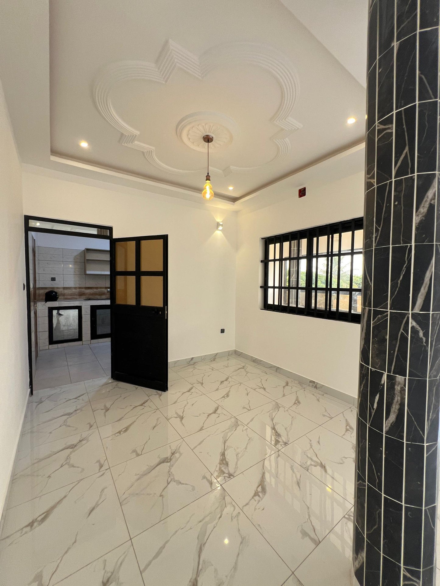 Appartement de 2 chambres à louer à Ségbé, 250m de la Pharmacie Ségbé – 130000 FCFA/mois