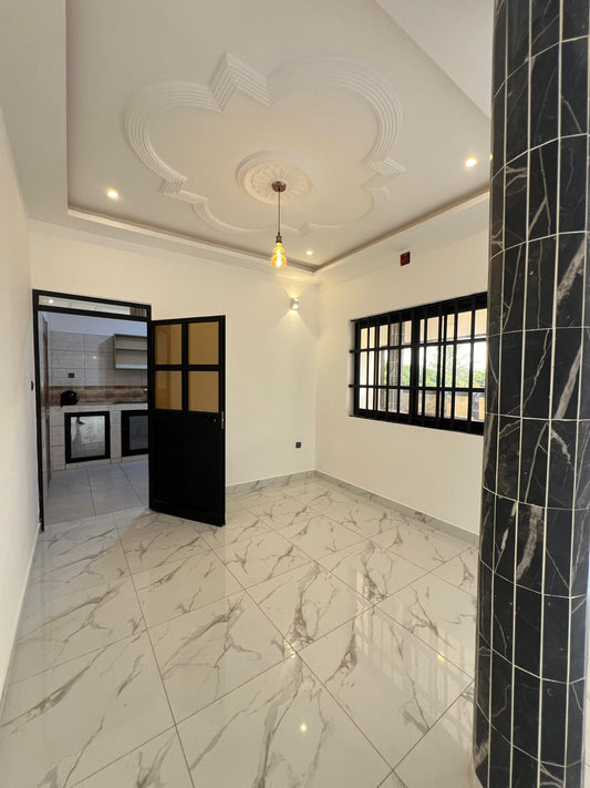 Appartement de 2 chambres à louer à Ségbé, 250m de la Pharmacie Ségbé – 130000 FCFA/mois
