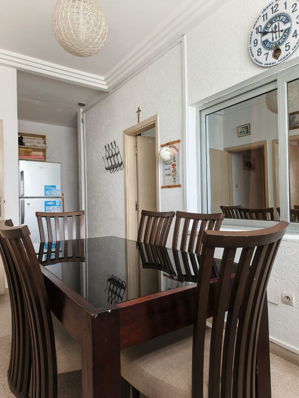 Appartements scindés meublés climatises à l'étage de 2 chambres à Bè-Kpota Nissan - 400000 FCFA/mois