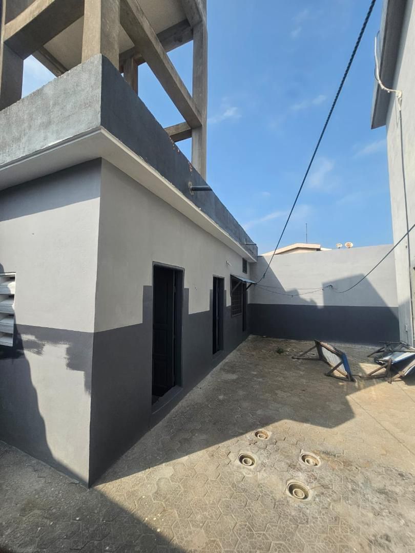 Appartement 3 chambres en location à Agodeke – 100 000 FCFA