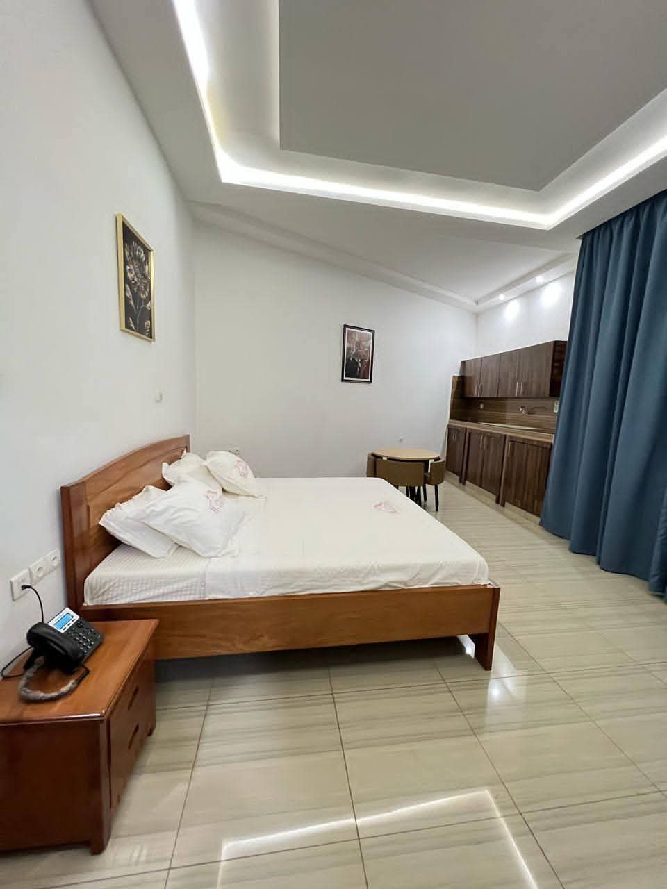 Appartement studio meublé haut de gamme à louer à Attikoumé – 250 000 FCFA