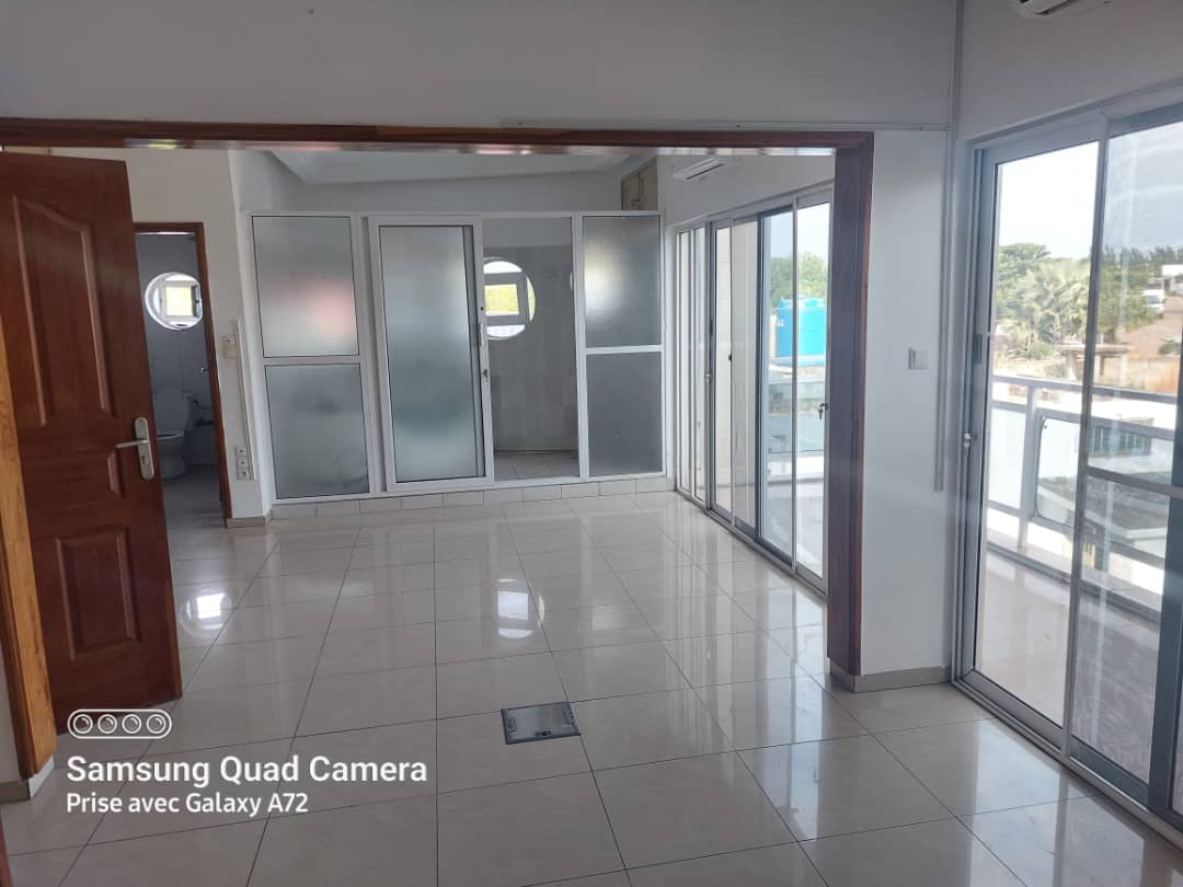 Villas jumelles duplex à vendre à la Cité Oua – 800 millions FCFA